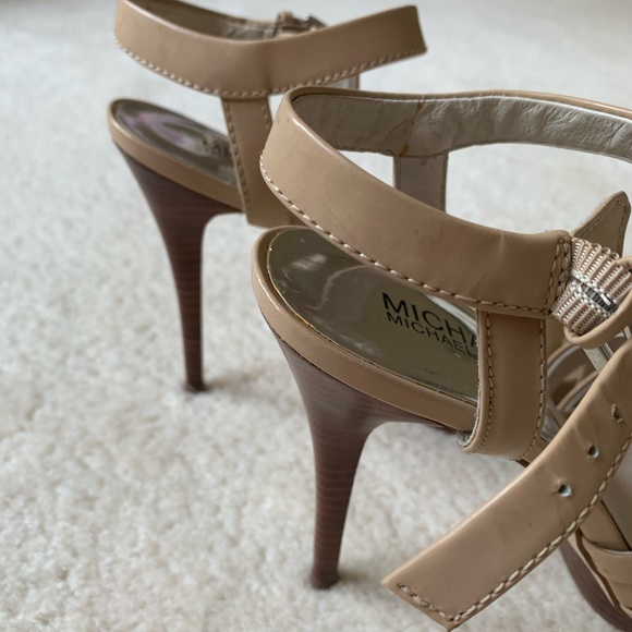 Michael Kors sandals - Picture 2 of 6